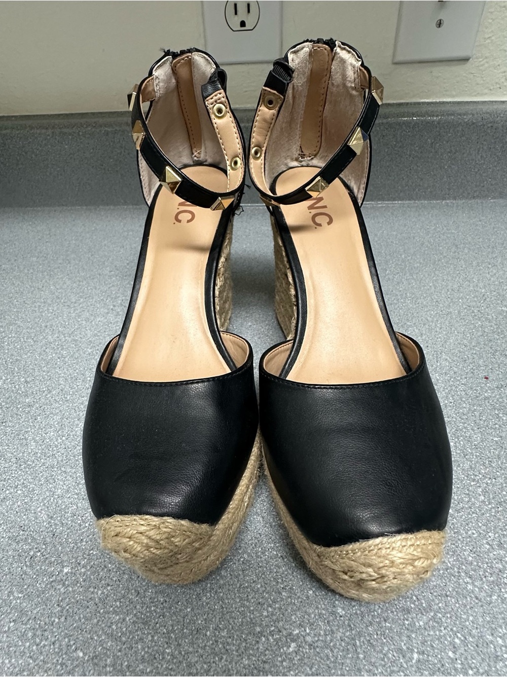 INC International Concepts Black Wedge Espadrilles Gold Studs Size 7.5M